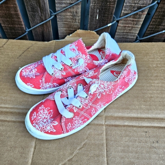Roxy Red White Floral Casual Lace Sneakers Shoes Size 3 - Picture 3 of 16